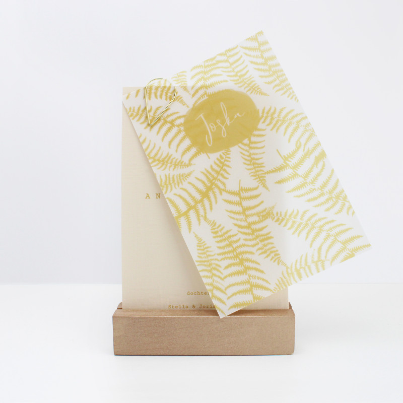 Geboortekaartje Kalkpapier gele print Geboortekaartje Kalkpapier gele print